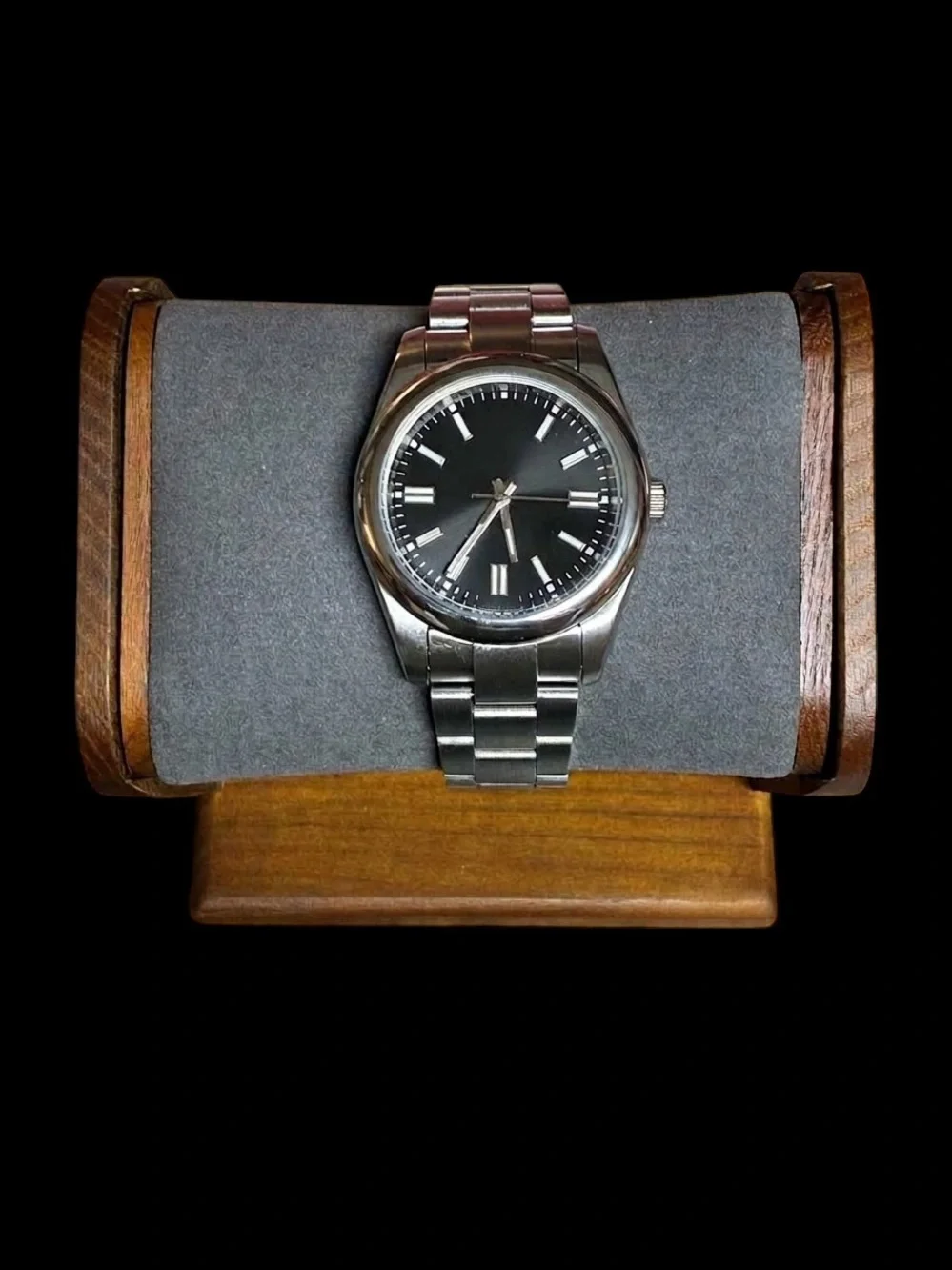 Men’s R. Watch Silver - Tone Band Black Dial